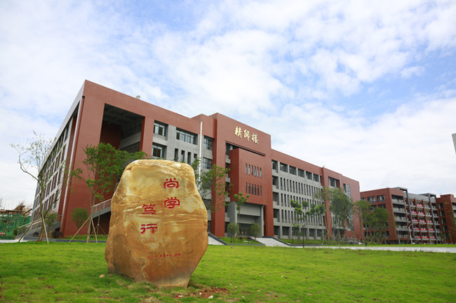 长沙职业技术学院教学楼环境
