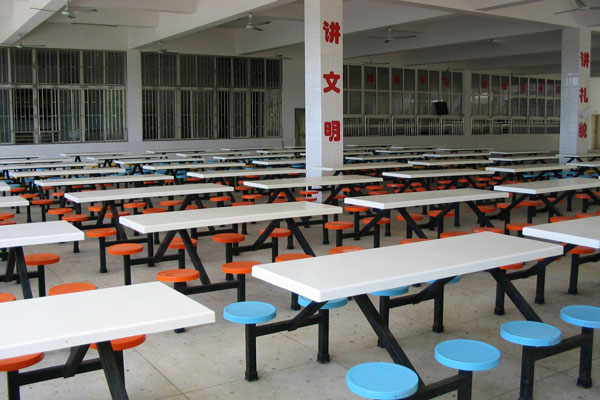 学校食堂
