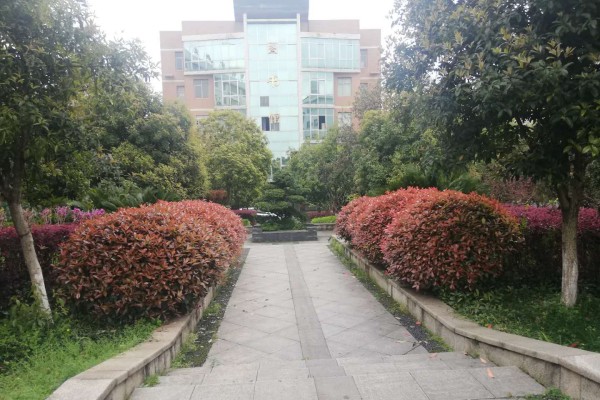 衡阳市职业中等专业学校有什么专业？费用多少？