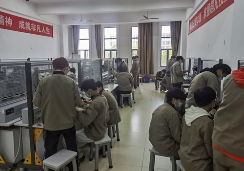 学校逐步有序恢复线下教学