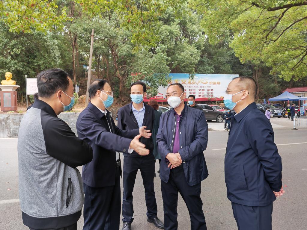 市政府副秘书长罗胜利指导疫情防控工作