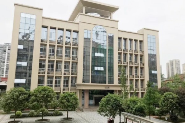 邵阳市哈博职业中专学校学费多少钱一年