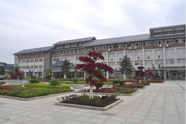 2022年湘西民族职业技术学院征集志愿补录分数线