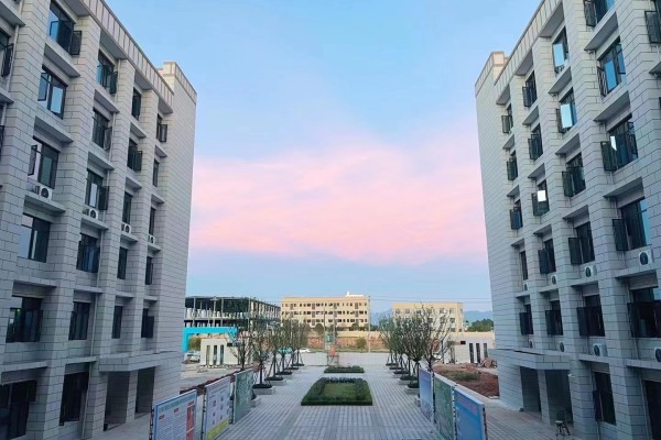 长沙现代应用技工学校是公办还是民办