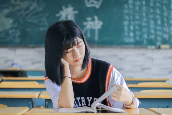 文科生女生学什么专业好就业前景好