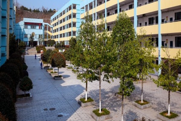 长沙财经学校在哪个位置