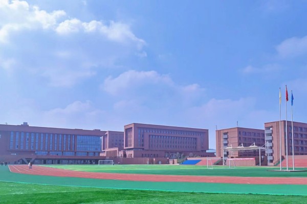 长沙市现代商贸中等职业学校学费多少钱