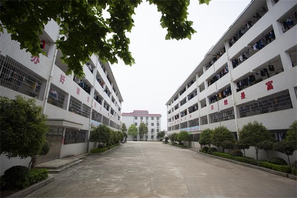 湘乡市第一职业中等专业学校学费