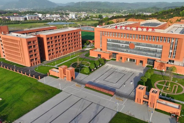 长沙市现代商贸中等职业学校有多大