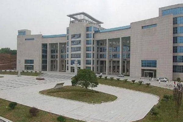 湖南中医药高等专科学校公办还是民办