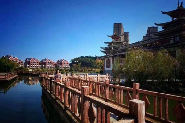 湖南民族职业学院公办还是民办