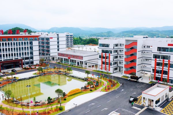 长沙恒雅高级中学学费一年多少