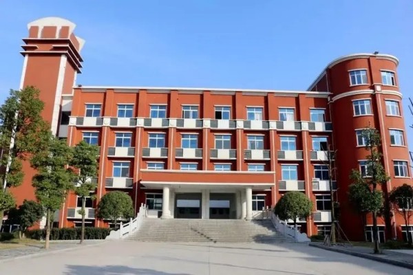 岳阳市岳州中学学费多少