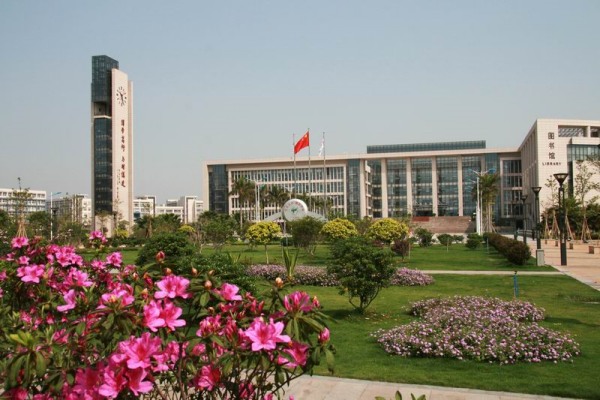 广州大学是985还是211