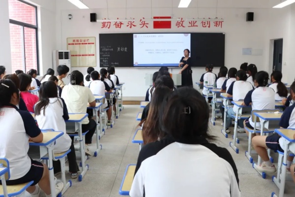 长沙经贸职业中专学校2025届本科冲刺班入学须知