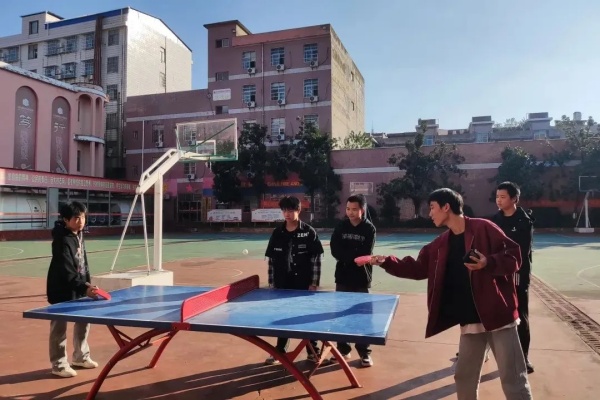 长沙环球职业中专学校学费及专业一览