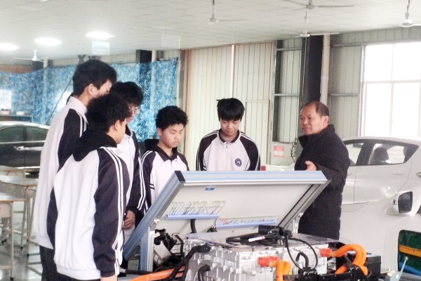 长沙蓝天科技中职学校怎么样?学费多少?