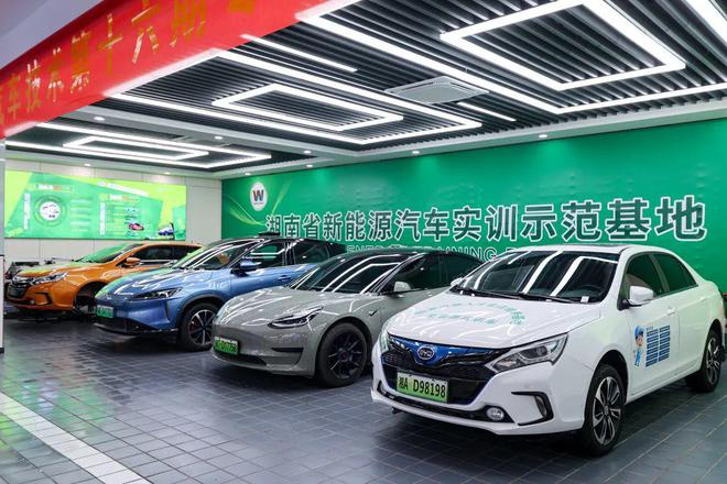 湖南万通高级技工学校2025年招生简章