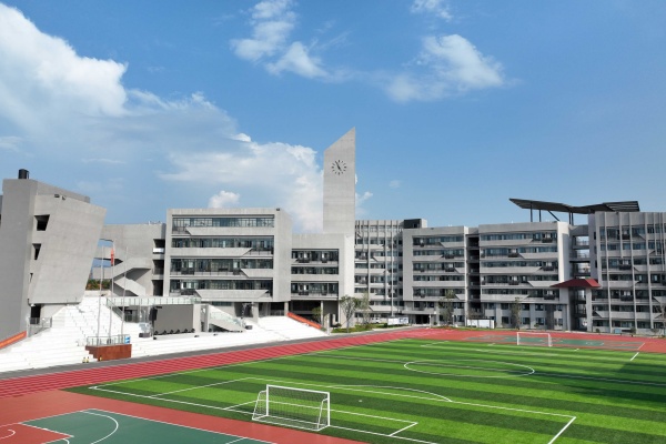 长沙湘麓医药学校学费多少