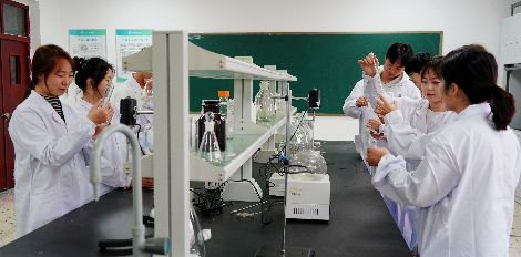 2025年湖南医药职业中等专业学校招生简章