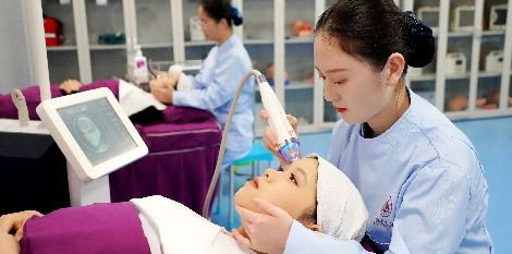2025年湖南医药职业中等专业学校招生简章