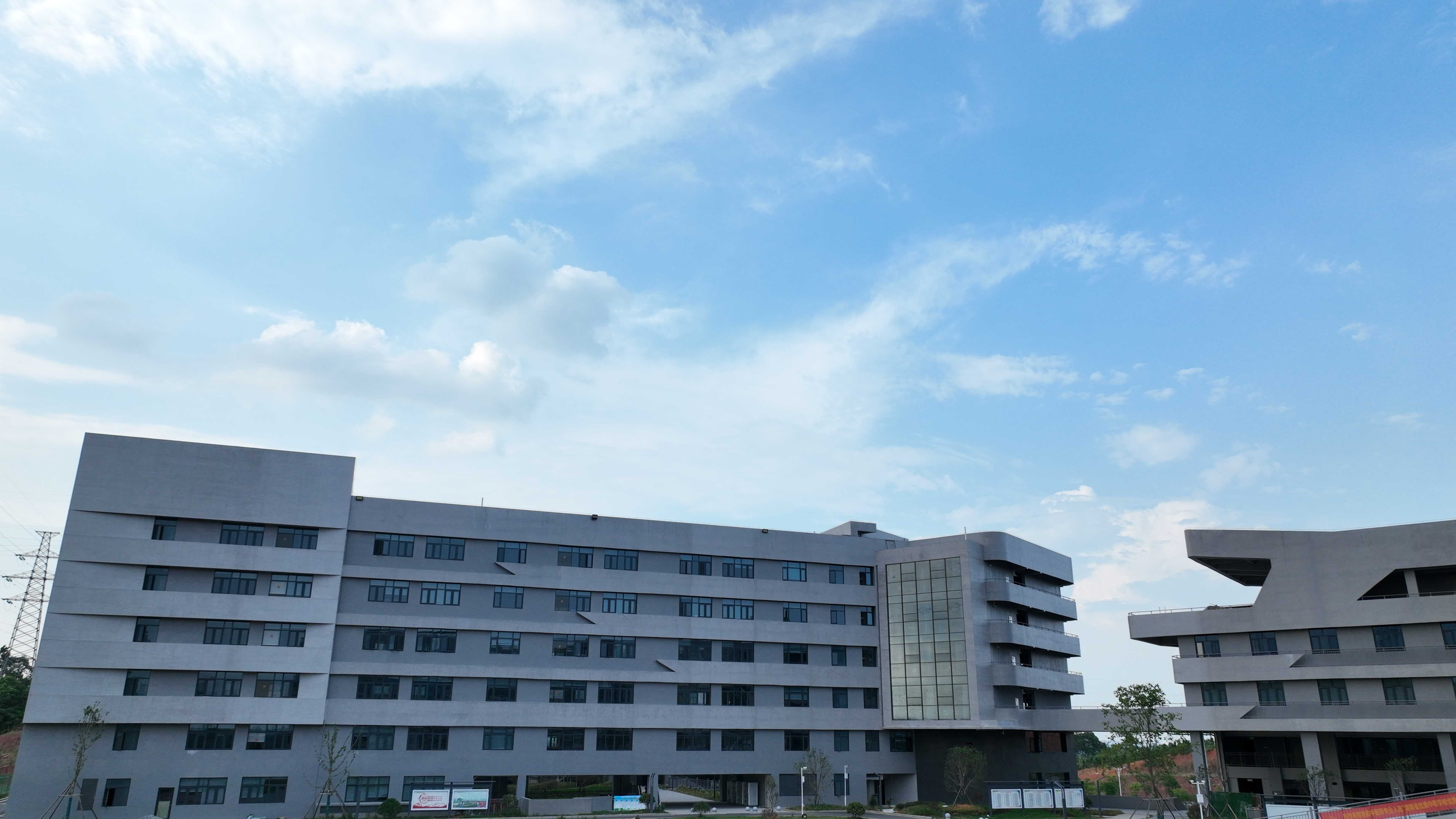 长沙湘麓医药中等职业技术学校