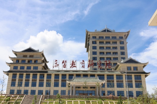 湖南都市职业学院2025年初中直升五年制大专招生简章