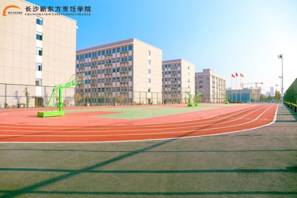 2025年新东方厨师学校学费多少钱一年