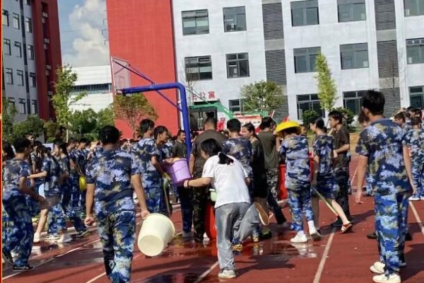 单招半年只要6000多湖南新高度单招复读推出宏志助学班！