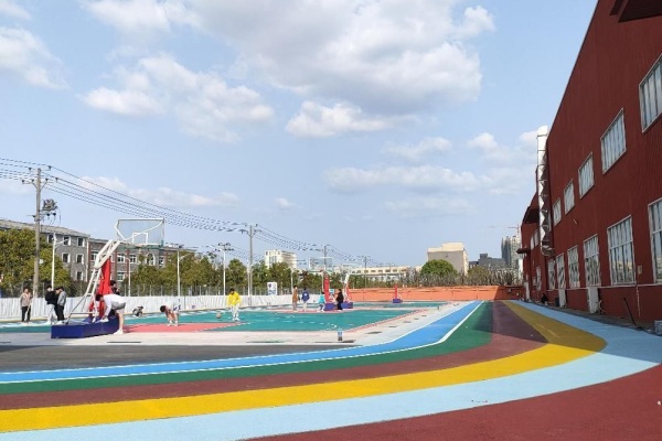 长沙市蓝天科技中等职业学校2025年收费标准