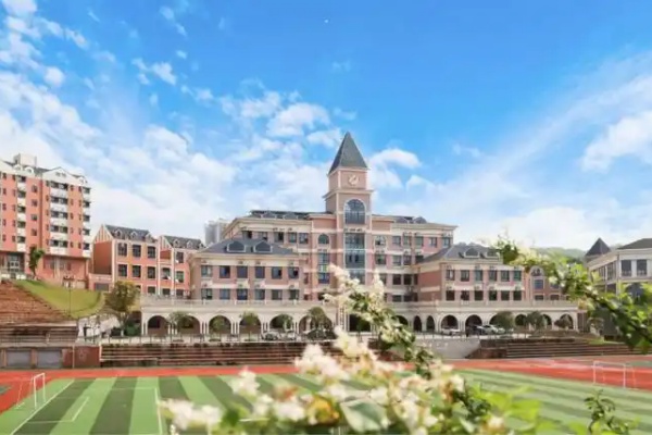 郴州智能科技职业学院2025年收费标准