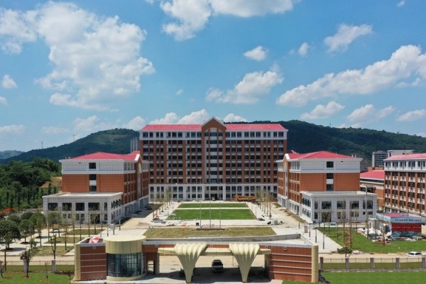 娄底幼儿师范高等专科学校2025年单招计划及收费