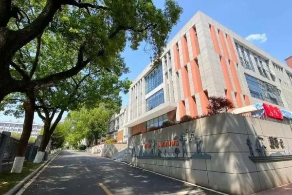 长沙电力职业技术学院2025年单招计划及收费标准