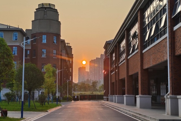 湖南铁道职业技术学院2023-2025年单招计划数及录取分数